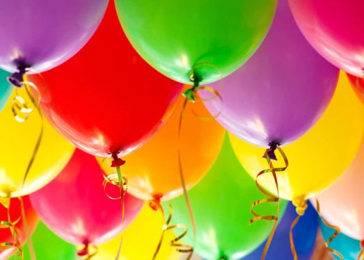 Quali sono i palloncini pubblicitari più adatti per fiere ed eventi all'aperto?