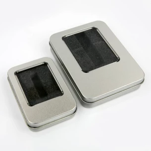 Piccola scatola di metallo per memory stick